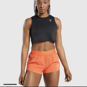 Gymshark Training crop tank - Svart linne från gymshark, helt oanvänd