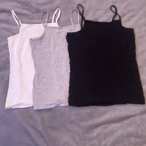 3 par linnen i svart vitt och grå säljer pga att dom är lite små 35kr+frakt