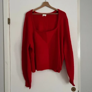 Topp - En topp som är stickad från Afound, via H&M. Endast testad! Strl XXL.
