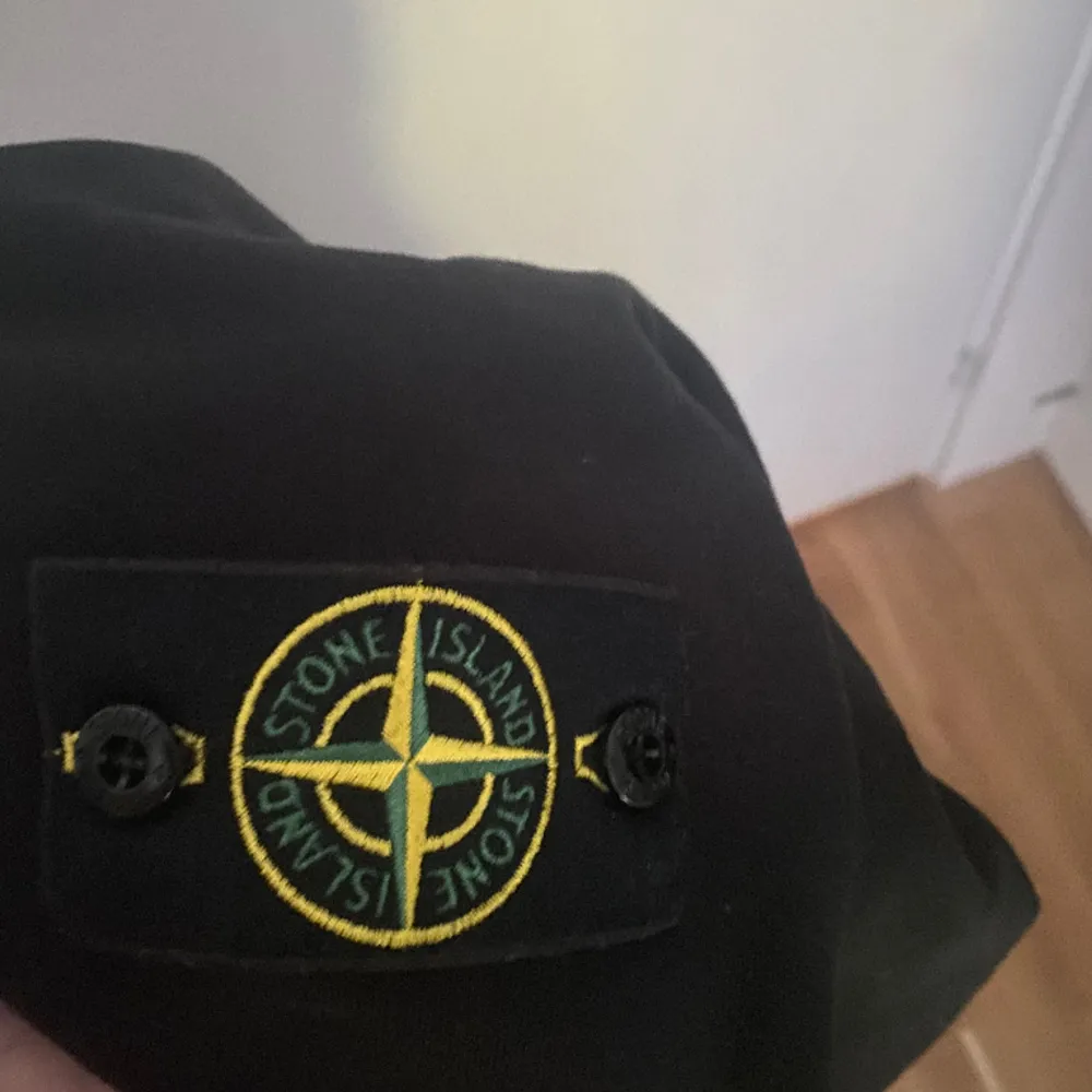 Rätt ny stone island hoodie i storlek L. Kvitto finns! . Hoodies.