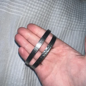 Armband - Säljes tillsammans, inte äkta silver.