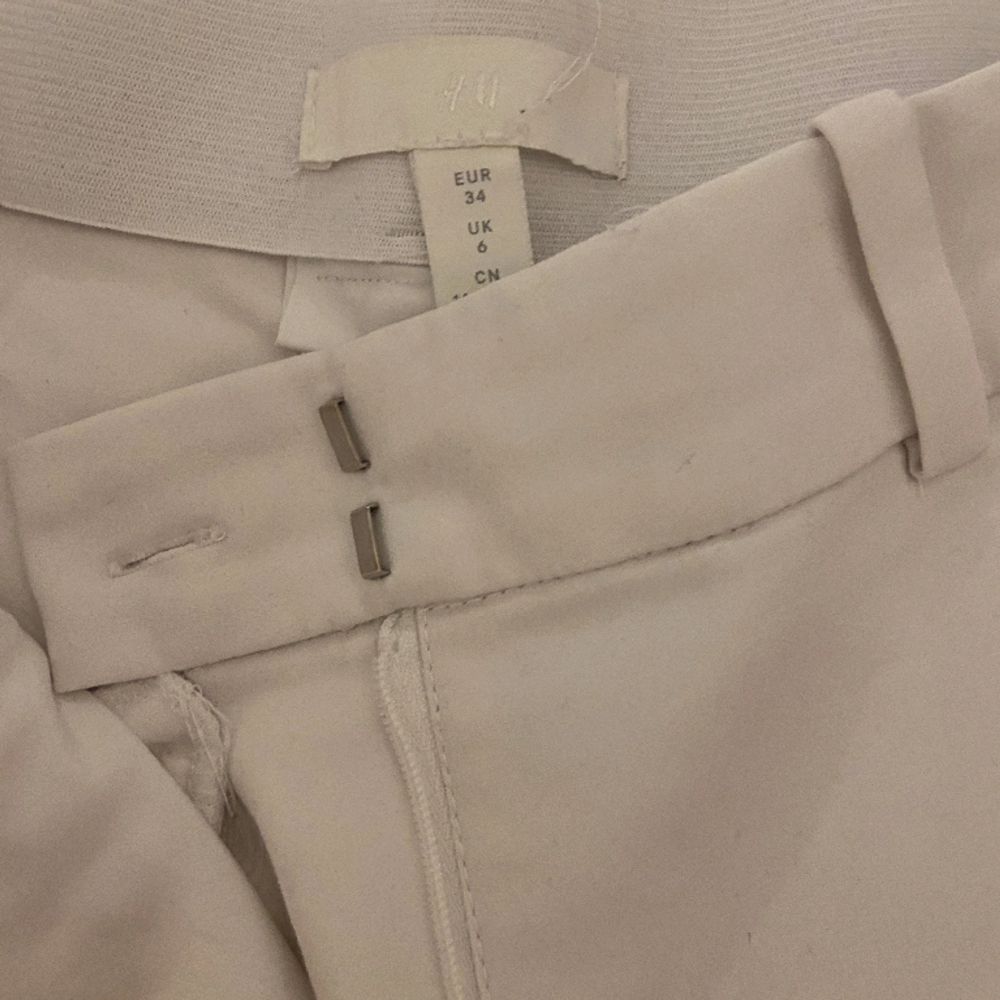 Vit vita kostymbyxor - H&M | Plick Second Hand