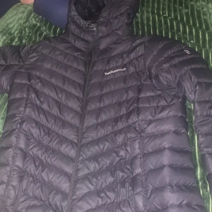 Peak performance jacka - Dam jacka Storlek M 