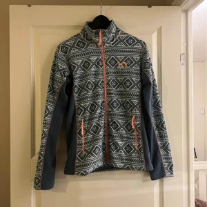Kari traa fleece  - Strl L men är som S
