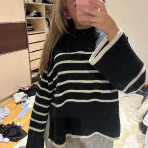 Randig tröja Gina  - Snygg randig tröja från Gina 