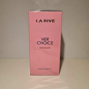 Helt oöppnad La Rive Her Choice parfym.  Luktar jättegott och fräscht.