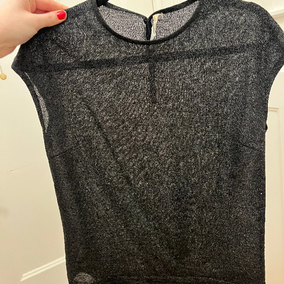 Glittrig stickad T-shirt