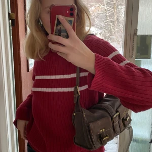 Läderväska💞 - Säljer denna retro väska i äkta skinn! Vintage skick!💓💓 Sååå fin!