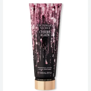 Vs lotion - Helt oöppnad lotion från Vs   i en fantastisk doft!! Går inte att få tag på lätt!!! Kvitto finns! Säljer pg har andra favvosar !!!tryck inte på köp nu!!!!♥︎