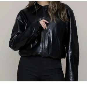 LXA jacka - Helt ny med lappar kvar, storlek 36