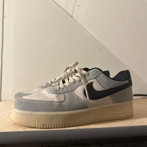 -Fina Skor- - Har använt 2-3 gånger fick dem i present och jag tröttnat :) kontakta mig för mer bilder om önskas!  