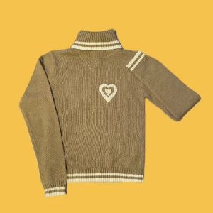 TJOCKTRÖJA  - Vinter tjocktröja från veromoda hjärta med glittrig gulddetalj  tjockt tyg