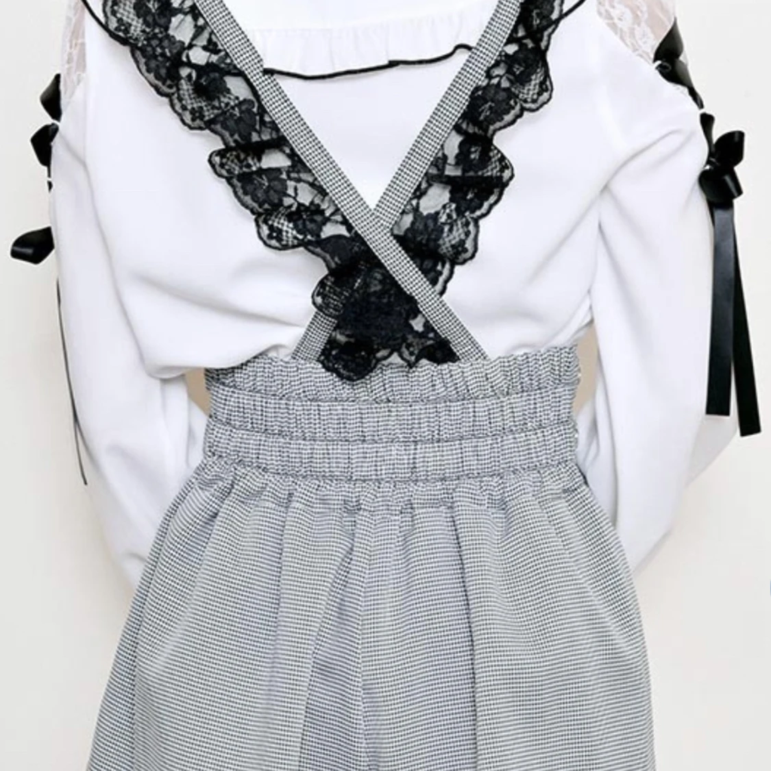 Mars hängselshorts, svart och vit shorts, rutiga shorts, kawaii shorts, lolita shorts, romantiska shorts, spetsshorts, balletcore shorts, balletcore, coquette shorts, Jirai Kei shorts - 90