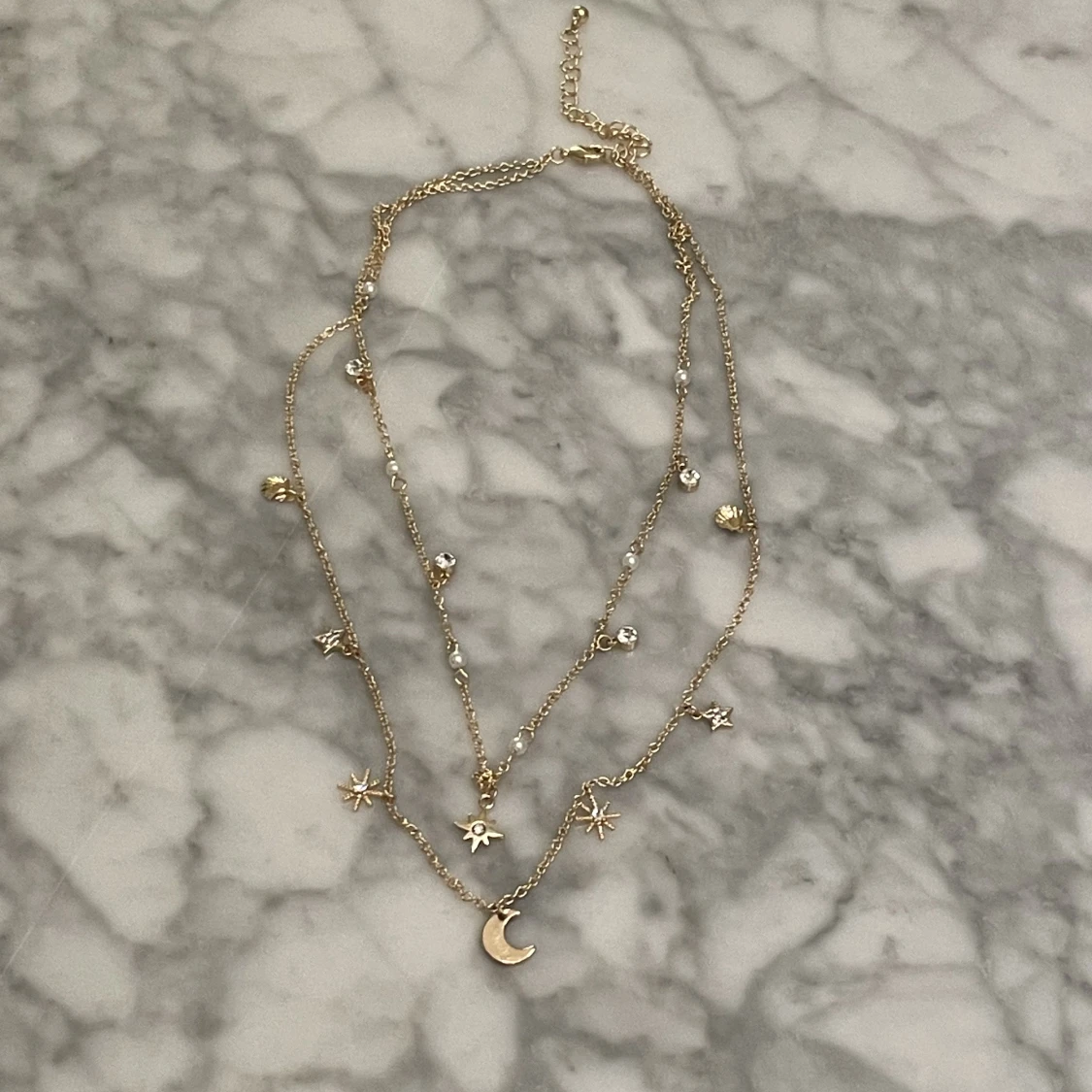 Guldfärgat halsband - 90