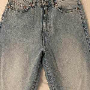 Jeans⭐️ - Supersnygga jeans i en populär modell (rowe), använd 2 ggr💋