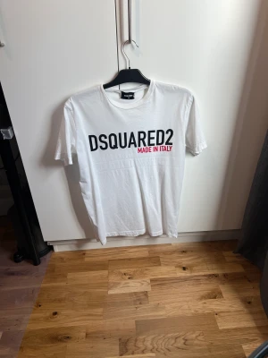 T-shirt  - Nyskick nästan aldrig använd. 