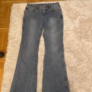 Jeans från Brandy Melville dem har lite slitage längst ner då dem är för långa för mig men annars i bra skick