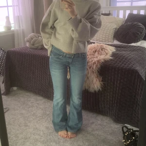 Lågmidjade jeans  - Vintage lågmidjade jeans, passar 34/36-38 