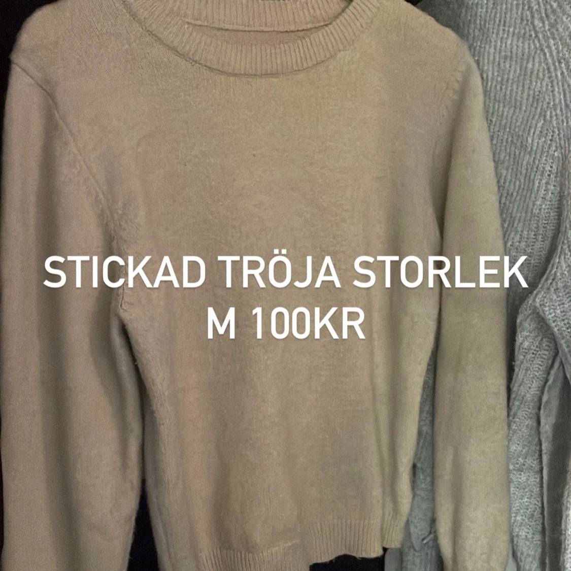 Stickad tröja