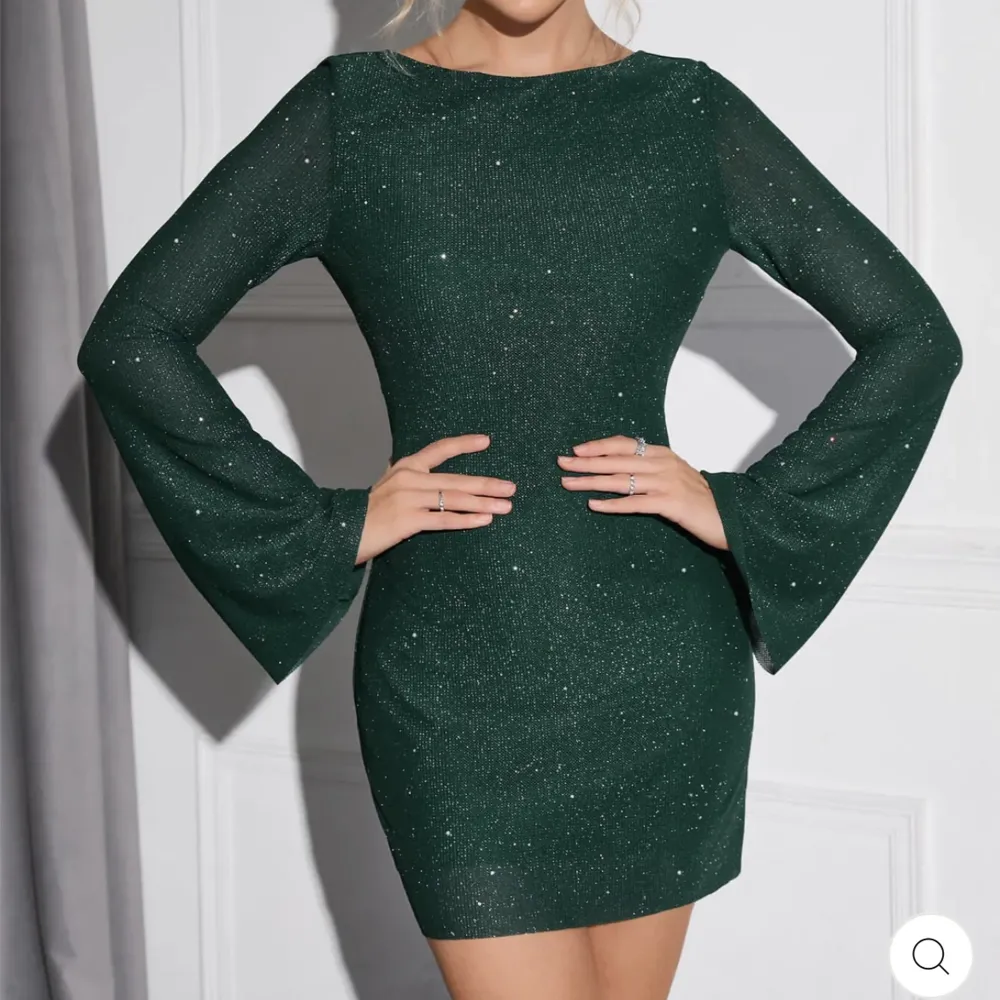 Grön glitterklänning storlek xs, använd 1 gång. Klänningar.