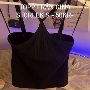 Topp - Topp från Gina 50kr vid snabb affär,storlek s