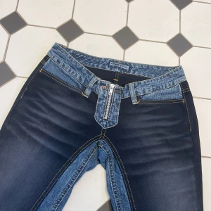 Lågmidjade jeans - Mina dröm jeans som jag tyvärr måste sälja då de är för små🥲midjemått tvärs över 36cm innerbenslängd 84cm