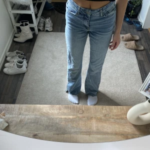 Jeans - Säljer dessa jeans från Kappahl. Endast använda ett par gånger. Skriv för fler bilder💕
