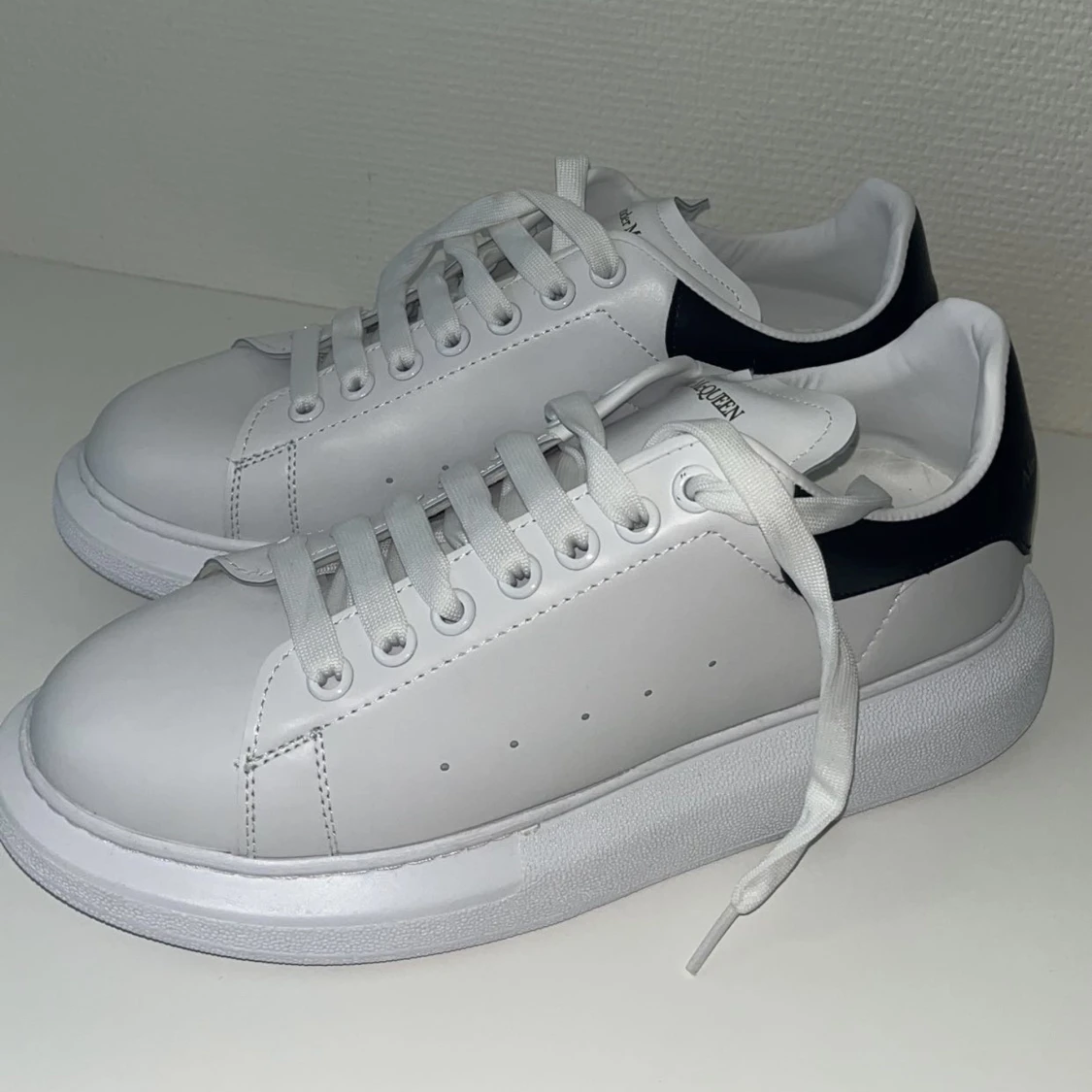 Alexander Mcqueen  - 90