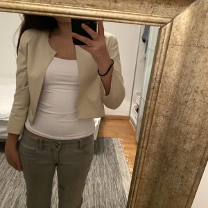 söt höst jacka  - super söt höst jacka i storlek xs 