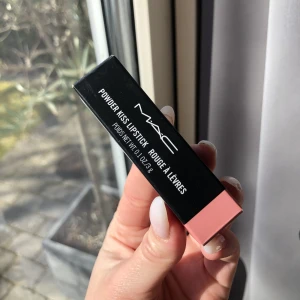 MAC läppstift - MAC läppstift i färgen Reverence, enbart testad. Frakt 15kr.