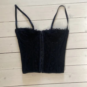 Korsett / Spetstopp - Aldrig använd, helt ny. Nypris 169kr.