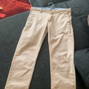 Gant chibos - Fina gant chinos frön i somras. Inga defekter skicka 10/10