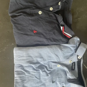 Pikétröja  - Två st pikétröja från Jack & Jones! Storlek M Köpare står för frakt!  Pris kan sänkas