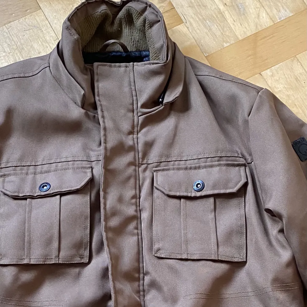 brun vintage jacka ✨passar som en oversize M. pris kan diskuteras . Jackor.