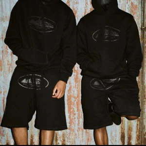 CORTEIZ SOMMAR SET  - Storlek m, svår att hitta och passar även mycket bra till sommarn . För mer bilder kom pm. Meetup funkar i Stockholm  