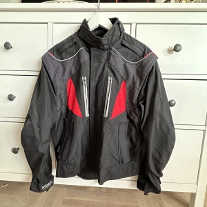 MC jacka dam - MC jacka dam i mycket bra skick storlek XS 