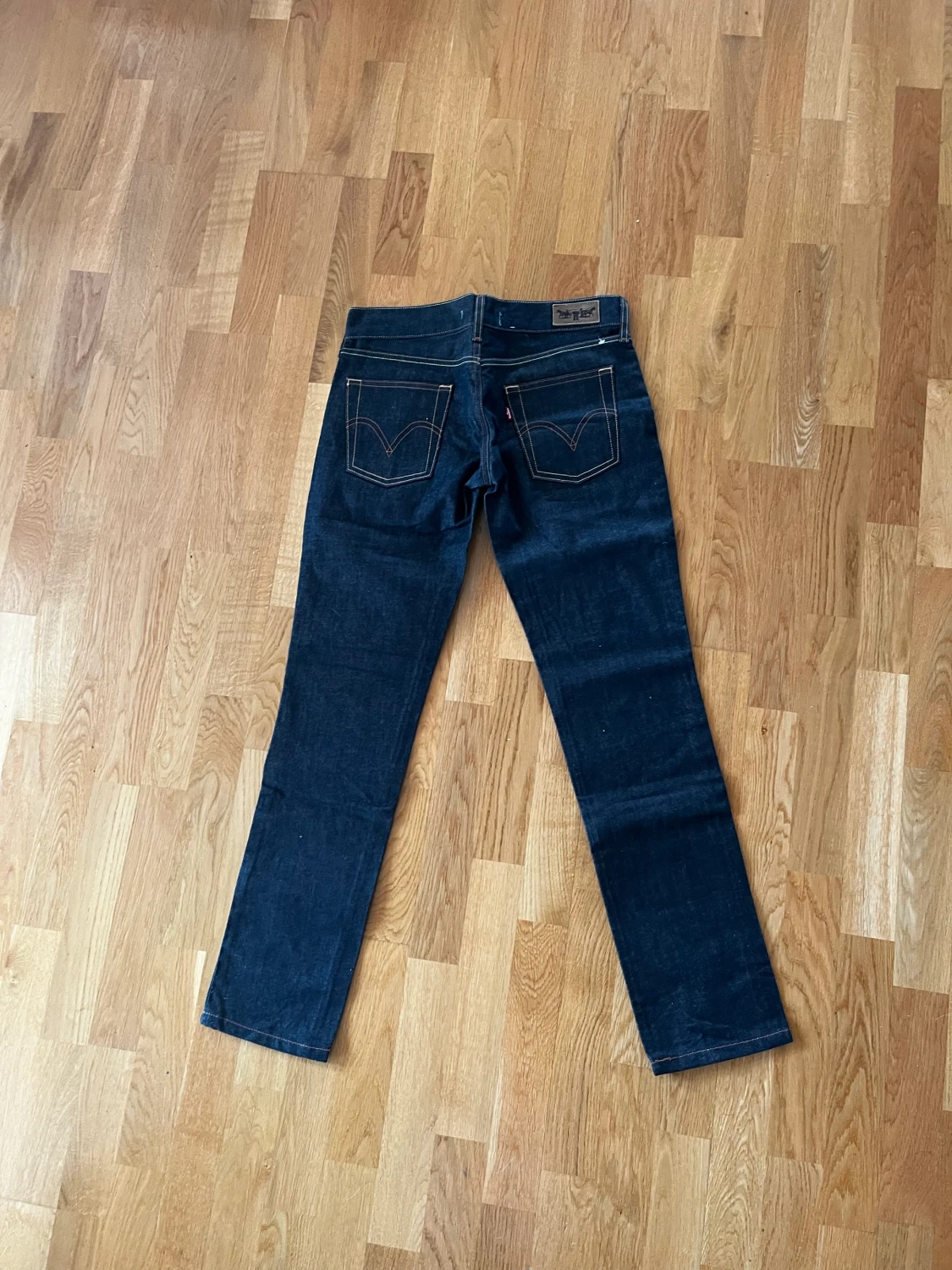 Helt nya super snygga Levi’s jeans  - 90