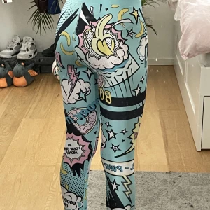 Stronger tights - Tights från märker stronger använda fåtal gånger topp skick Säljer dom för jag inte gillar dom längre 💕💕💕