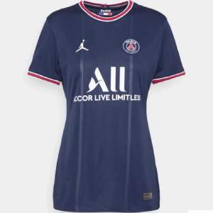 Helt ny psg tröja i storlek M men sitter som en S. Nypris 1200kr den har ett litet hål som går att sy igen och därmed priset.