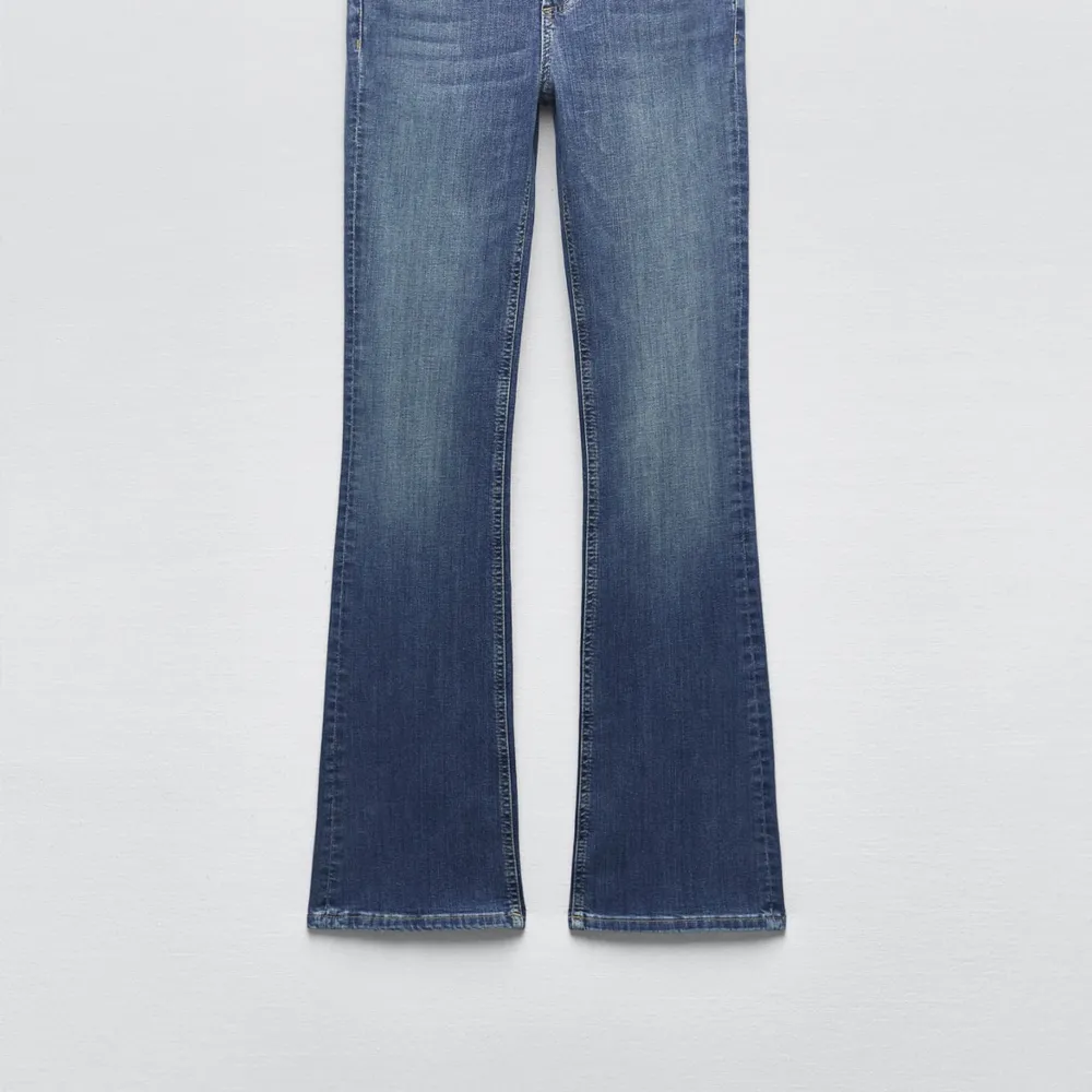 Zara jeans aldrig använda❣️. Jeans & Byxor.