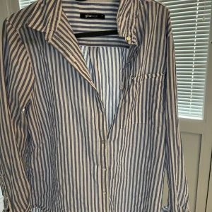 Skjorta  - Från ginatricot 