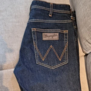 Jeans  - Ofållade stretch jeans som nya!