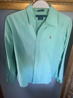 Fin skjorta från Ralph Lauren size 34 EU 