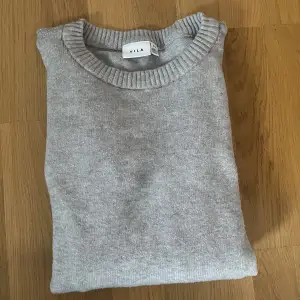 Säljer denna trendiga tröja från salt i väldigt fint skick💗köpt för 330kr💗