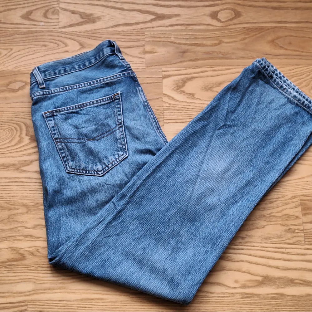 Retro Mc Gordon jeans som är avslappnade i passformen💞💞 Supersköna och bekväma, endast använda 1 gång!!! Skulle säga att storleken är 36-40💓. Jeans & Byxor.