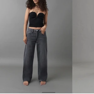 Baggy Jeans - Säljer dessa i storlek 38. Enbart använda en gång. 