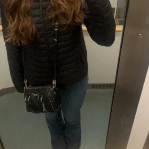 Zadig väska  - Intressekoll på min Zadig väska. Den är ganska använd och rostig. Skriv om du vill ha bild ❤️ kan också tänka mig att byta!