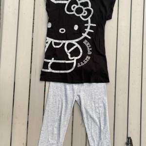 Hello kitty pyjamas från sanrio x h&m. Storlek 146/152, tröjan är dock stor och passar xs-s. Inga skador