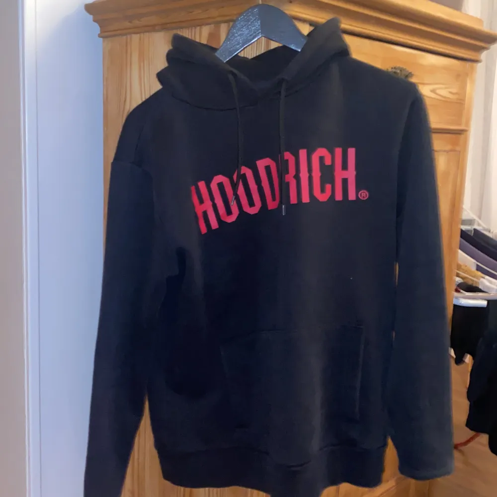 Fin hoodrich hoodie bra skick . Hoodies.
