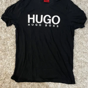 Hugo boss t shirt - Bra skick